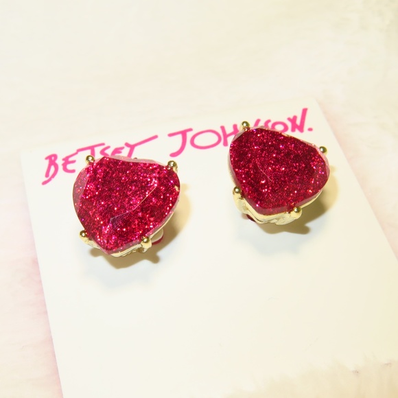 COPY - Betsey Johnson * Heart Stud Earrings *NWT* - Picture 5 of 8